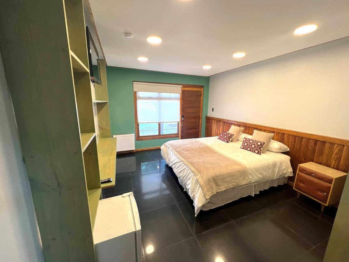 شقة Incredible Downtown Duplex With Interior Backyard بونتا أريناس المظهر الخارجي الصورة