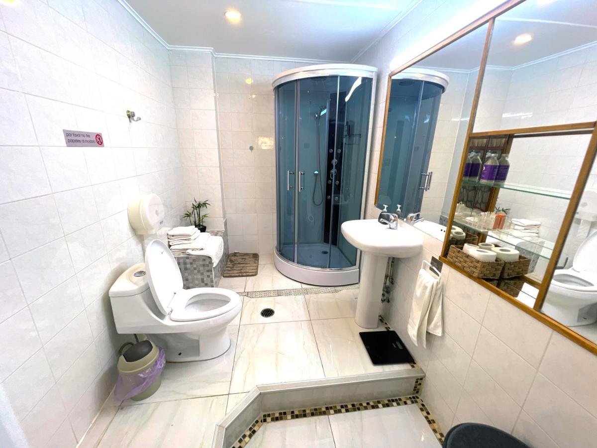 شقة Incredible Downtown Duplex With Interior Backyard بونتا أريناس المظهر الخارجي الصورة
