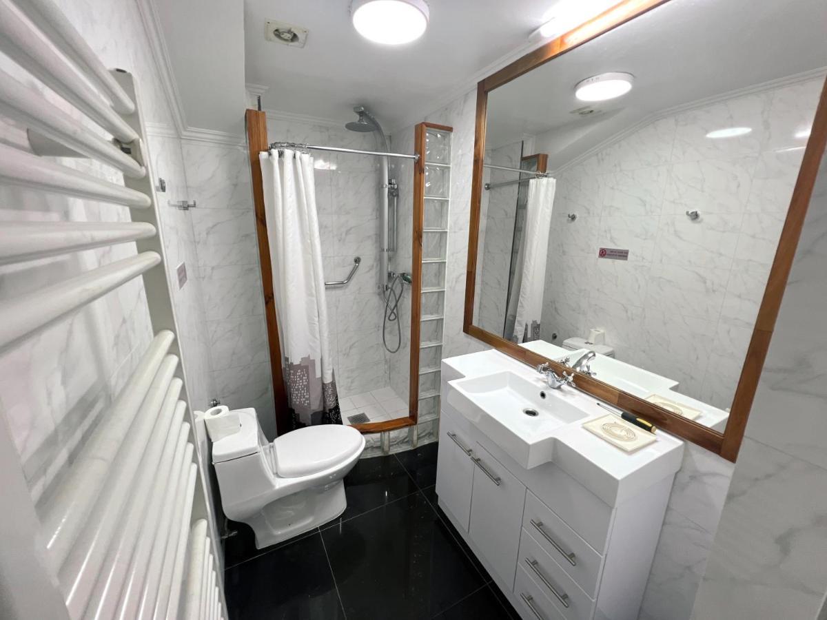 شقة Incredible Downtown Duplex With Interior Backyard بونتا أريناس المظهر الخارجي الصورة