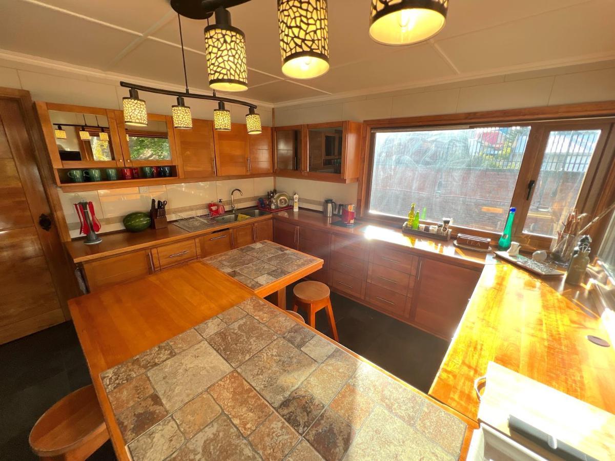 شقة Incredible Downtown Duplex With Interior Backyard بونتا أريناس المظهر الخارجي الصورة